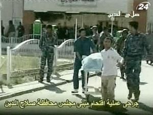 В іракському місті Тікріт група бойовиків захопила урядову будівлю В іракському місті Тікріт група бойовиків захопила урядову будівлю