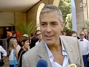 Джордж Клуни, возможно, станет свидетелем по делу Берлускони Джордж Клуни, возможно, станет свидетелем по делу Берлускони