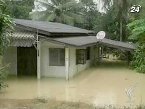Тайські курорти йдуть під воду