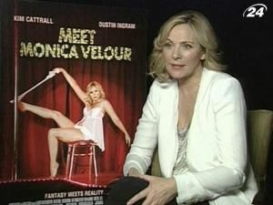 Ким Кэтролл снова раздевается - на этот раз для фильма "Знакомьтесь, Моника Велур" Ким Кэтролл снова раздевается - на этот раз для фильма "Знакомьтесь, Моника Велур"