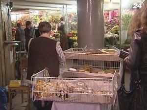 Столична влада взялася за торгівлю у столичному метро Столична влада взялася за торгівлю у столичному метро