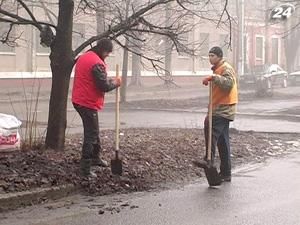 Водителей-нарушителей привлекают к уборке улиц 