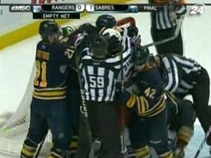 Шайба Тіма Коннолі принесла "Баффало" перемогу над "рейнджерами" Шайба Тіма Коннолі принесла "Баффало" перемогу над "рейнджерами"