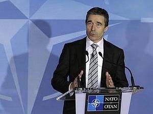 НАТО прийняло керівництво операцією в Лівії