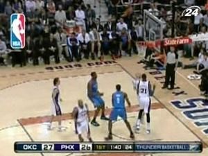 "Финикс" продолжает отдаляться от главенствующей восьмерки конференции "Финикс" продолжает отдаляться от главенствующей восьмерки конференции