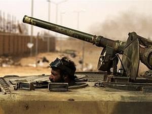 Артилерія Каддафі відбила наступ повстанців на місто Адждабія
