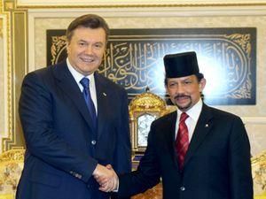 Віктор Янукович у Брунеї (ФОТО) Віктор Янукович у Брунеї (ФОТО)