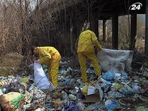 В Маріуполі засуджені прибирають місто від стихійних звалищ В Маріуполі засуджені прибирають місто від стихійних звалищ