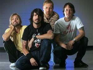 Foo Fighters выложили новый альбом в Интернет
