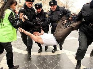 В Баку полиция разогнала митинг оппозиции - 2 апреля 2011 - Телеканал новин 24