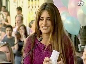 Пенелопа Крус отримала іменну зірку на Алеї Слави у Голлівуді Пенелопа Крус отримала іменну зірку на Алеї Слави у Голлівуді