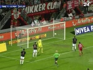 "Твенте" возглавило турнирную таблицу, переиграв ПСВ "Твенте" возглавило турнирную таблицу, переиграв ПСВ