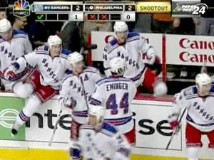 Федотенко закинув шайбу у ворота "Філадельфії" Федотенко закинув шайбу у ворота "Філадельфії"