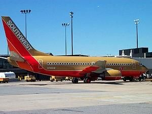 У трьох американських літаках виявили тріщини у фюзеляжі У трьох американських літаках виявили тріщини у фюзеляжі