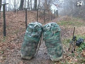 На кордоні знайшли 2 мішки з коноплею на 2 млн. гривень На кордоні знайшли 2 мішки з коноплею на 2 млн. гривень