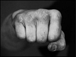 Украинский дипломат избил российскую стюардессу Украинский дипломат избил российскую стюардессу