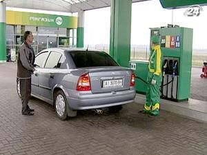 Украинцам заливают баки некачественным бензином