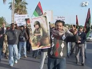 Повстанцы обвиняют военный блок в бездействии Повстанцы обвиняют военный блок в бездействии