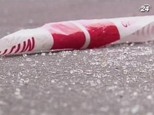 У Києві невідомий у масці з автоматом в руках пограбував пункт обміну валют У Києві невідомий у масці з автоматом в руках пограбував пункт обміну валют