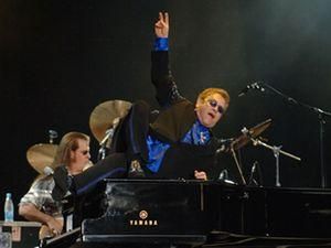 Элтон Джон выступит в Киеве в ноябре Элтон Джон выступит в Киеве в ноябре