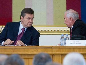 Янукович упрекает Азарова