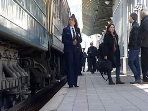 Провідники перевірятимуть паспорти тих, хто їде за кордон Провідники перевірятимуть паспорти тих, хто їде за кордон