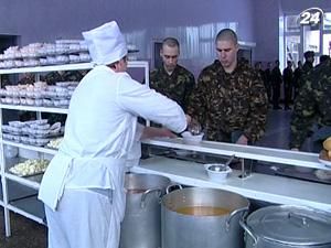 С апреля армейцы питаются в кредит С апреля армейцы питаются в кредит