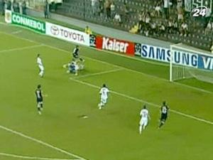 "Сантос" в "Коло-Коло" наработали на пять удалений