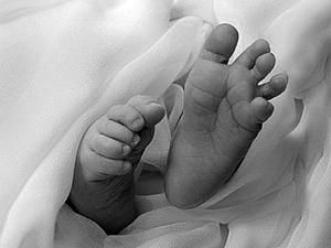 Янукович збільшив розмір допомоги при народженні дитини Янукович збільшив розмір допомоги при народженні дитини