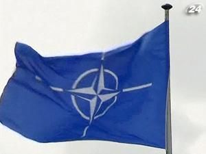 НАТО: Потрібно негайно знайти політичне вирішення конфлікту в Лівії НАТО: Потрібно негайно знайти політичне вирішення конфлікту в Лівії