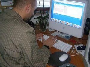 Співробітник ФСБ пропонує заборонити в Росії Skype і Gmail Співробітник ФСБ пропонує заборонити в Росії Skype і Gmail