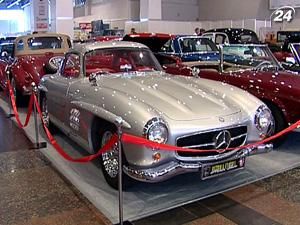 У Києві стартувала виставка-салон ексклюзивних автомобілів У Києві стартувала виставка-салон ексклюзивних автомобілів