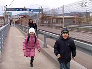 Молдовські діти щодня ходять в українську школу Молдовські діти щодня ходять в українську школу