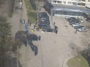 Під час візиту Януковича до Львова міліція блокувала пікетувальників (ВІДЕО)