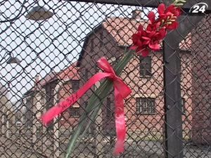11 квітня - річниця визволення в'язнів концтабору Аушвіц 11 квітня - річниця визволення в'язнів концтабору Аушвіц