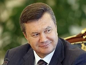 Янукович поздравил работников и ветеранов ракетно-космической отрасли с профессиональным праздником 