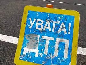 Крим: автомобіль наїхав на трьох літніх жінок Крим: автомобіль наїхав на трьох літніх жінок