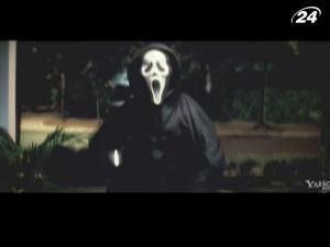 "Крик-4": на екрани виходить четвертий фільм про злочинця у білій масці "Крик-4": на екрани виходить четвертий фільм про злочинця у білій масці