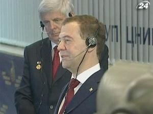 Медведев поздравил космонавтов на МКС