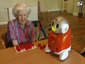 Жителей пансионата для пожилых людей развлекают роботы Жителей пансионата для пожилых людей развлекают роботы