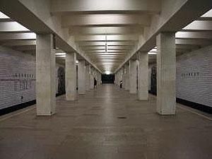 Москва: студент кинувся під поїзд метро Москва: студент кинувся під поїзд метро