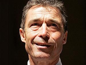 НАТО: Мы будем в Ливии пока там есть Каддафи НАТО: Мы будем в Ливии пока там есть Каддафи