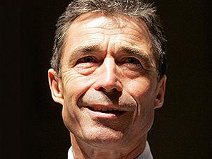 НАТО: Мы будем в Ливии пока там есть Каддафи 