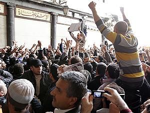 У кількох містах Сирії знову почались масові заворушення У кількох містах Сирії знову почались масові заворушення