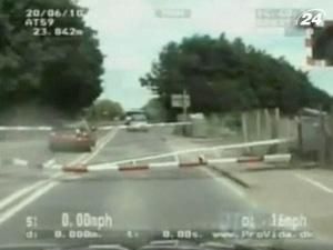 Британська поліція оприлюднила відео драматичного переслідування викраденого автомобіля