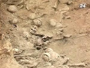 Під Борисполем знайшли останки 200 радянських солдатів Під Борисполем знайшли останки 200 радянських солдатів