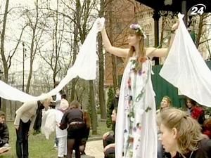 У столиці пройшло святкування 41-ї річниці Дня Землі У столиці пройшло святкування 41-ї річниці Дня Землі