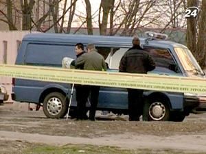 У столиці з інкасаторської машини вкрали 5 млн. грн. У столиці з інкасаторської машини вкрали 5 млн. грн.