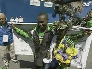 Двое кенийцев пробежали 42 км быстрее мирового рекорда