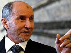 Лідер повстанців: Змусити Каддафі піти можна лише за допомогою військової сили Лідер повстанців: Змусити Каддафі піти можна лише за допомогою військової сили